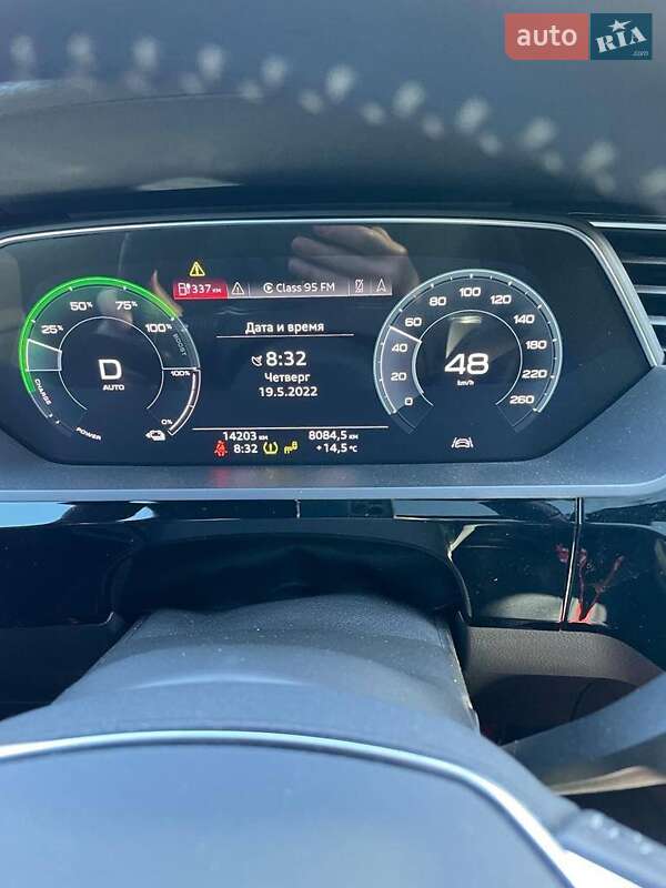 Внедорожник / Кроссовер Audi e-tron 2019 в Киеве фото 4 Внедорожник / Кроссовер Audi e-tron 2019 в Киеве