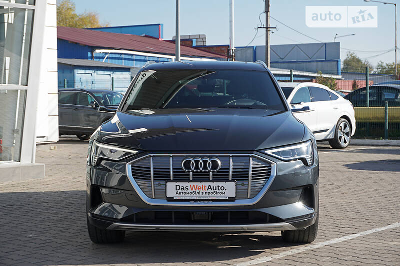 Внедорожник / Кроссовер Audi e-tron 2019 в 