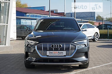 Внедорожник / Кроссовер Audi e-tron 2019 в 