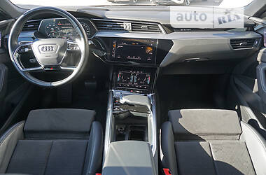 Внедорожник / Кроссовер Audi e-tron 2019 в 