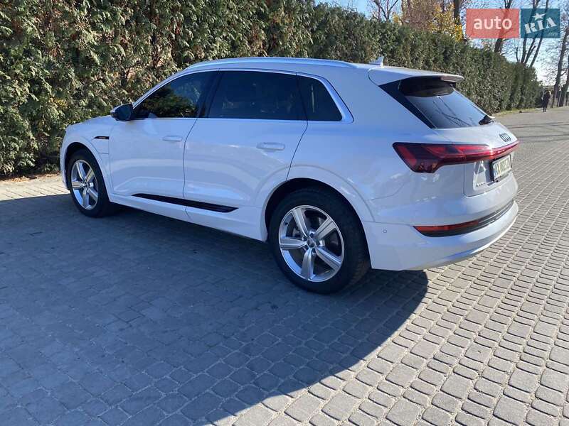 Позашляховик / Кросовер Audi e-tron 2019 в Львові