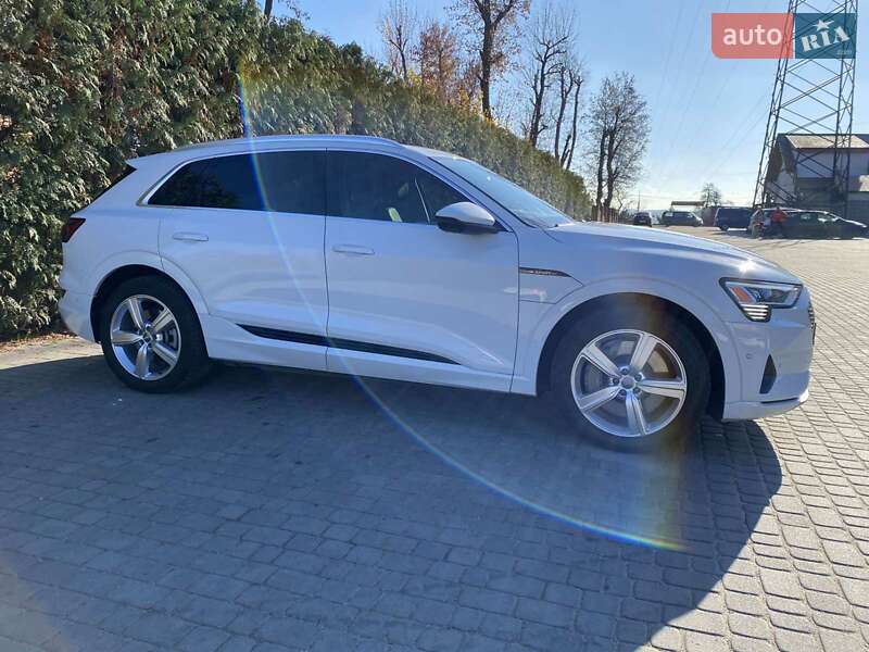 Позашляховик / Кросовер Audi e-tron 2019 в Львові