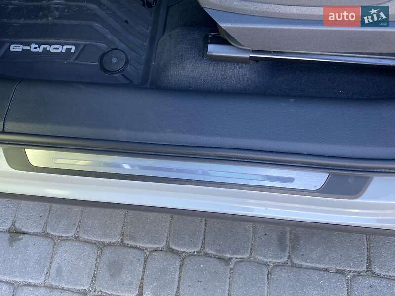 Позашляховик / Кросовер Audi e-tron 2019 в Львові