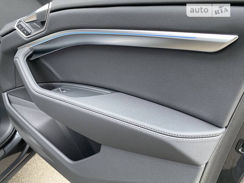 Позашляховик / Кросовер Audi e-tron 2022 в Києві