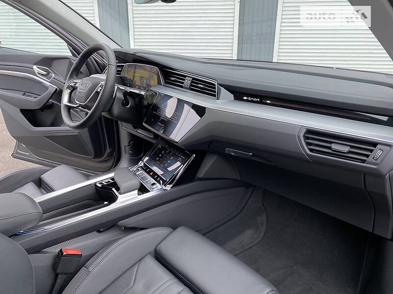 Позашляховик / Кросовер Audi e-tron 2022 в Києві