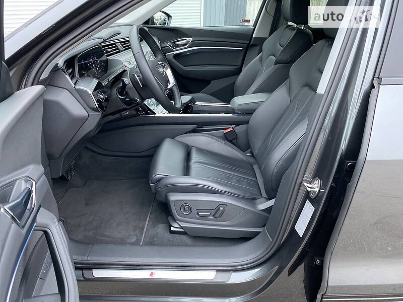 Позашляховик / Кросовер Audi e-tron 2022 в Києві