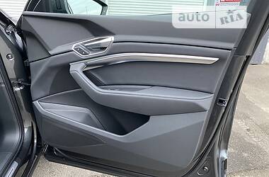 Позашляховик / Кросовер Audi e-tron 2022 в Києві