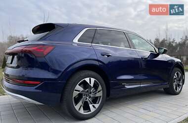 Внедорожник / Кроссовер Audi e-tron 2020 в 
