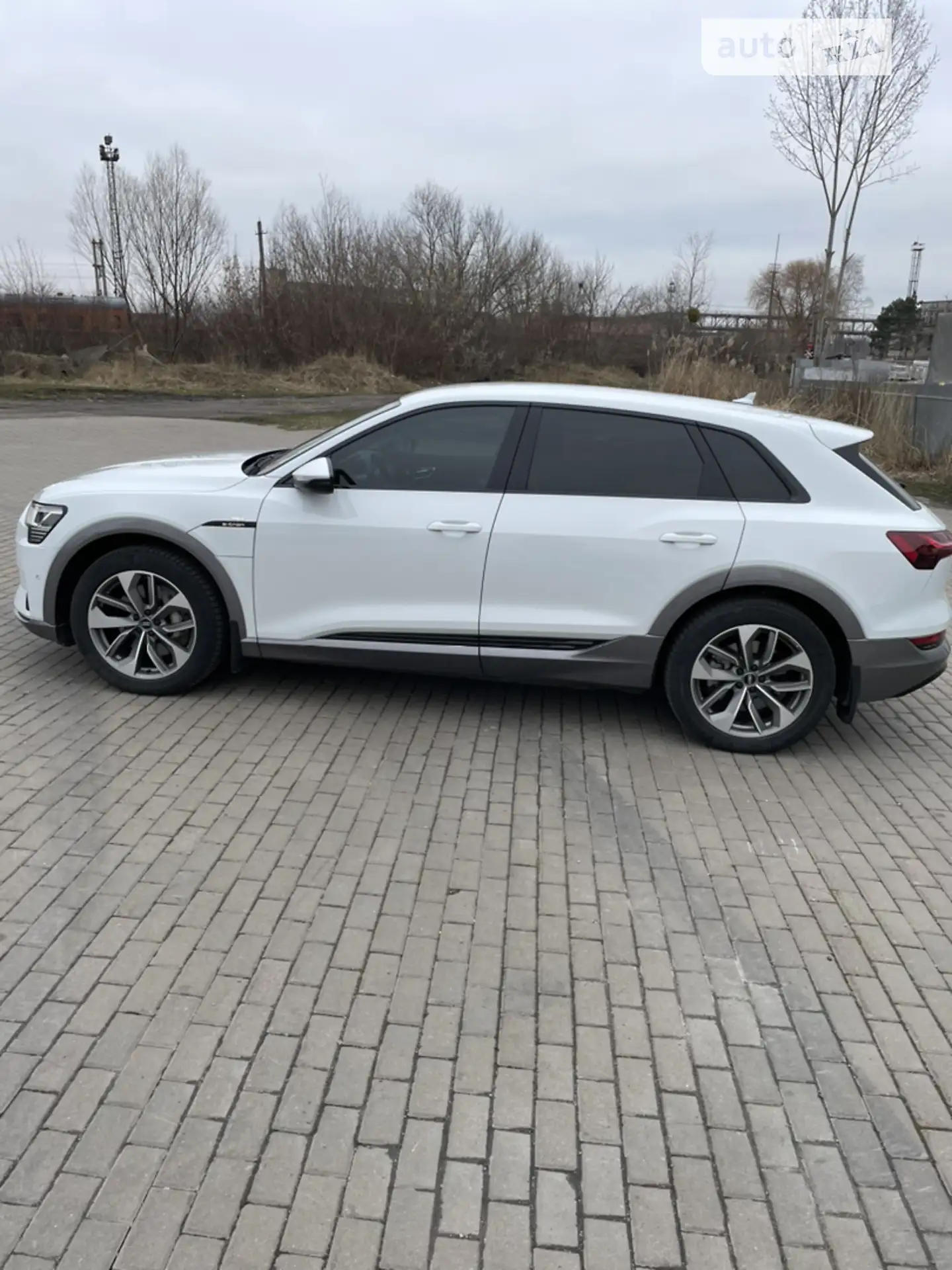 2020 Audi e-tron - мініатюра 5