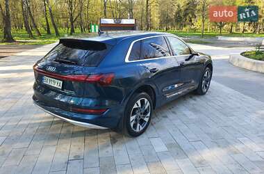 Внедорожник / Кроссовер Audi e-tron 2019 в 