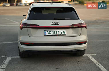 Внедорожник / Кроссовер Audi e-tron 2020 в 