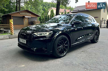 Внедорожник / Кроссовер Audi e-tron 2020 в 