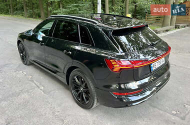 Внедорожник / Кроссовер Audi e-tron 2020 в 