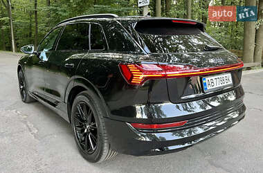 Внедорожник / Кроссовер Audi e-tron 2020 в 