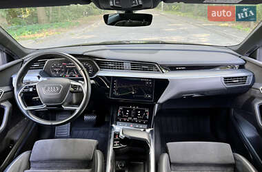 Внедорожник / Кроссовер Audi e-tron 2020 в 