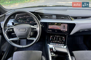 Внедорожник / Кроссовер Audi e-tron 2020 в 