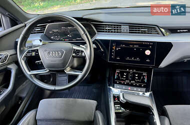 Внедорожник / Кроссовер Audi e-tron 2020 в 