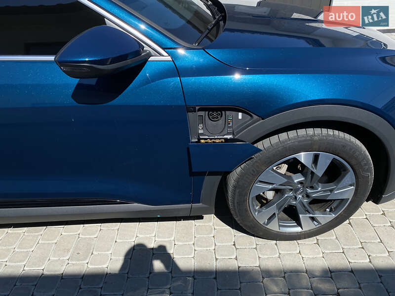 Внедорожник / Кроссовер Audi e-tron 2020 в Тростянце