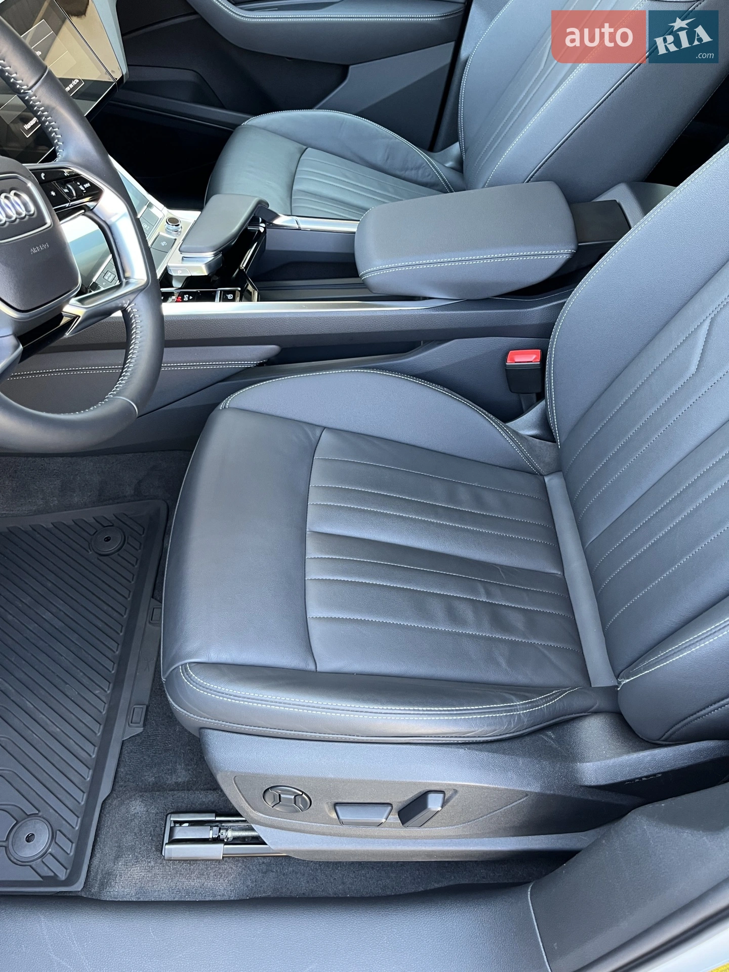 2021 Audi e-tron - мініатюра 29