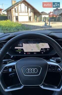Позашляховик / Кросовер Audi e-tron 2021 в 