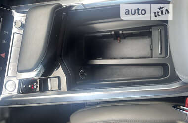 Внедорожник / Кроссовер Audi e-tron 2019 в 