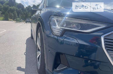 Внедорожник / Кроссовер Audi e-tron 2019 в 