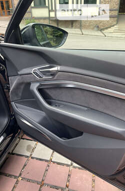 Позашляховик / Кросовер Audi e-tron 2019 в Тернополі