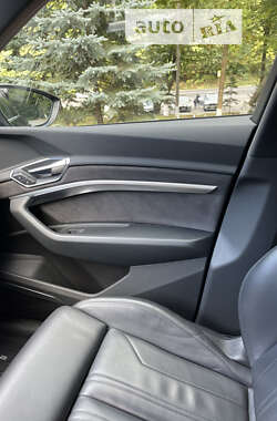 Позашляховик / Кросовер Audi e-tron 2019 в Тернополі