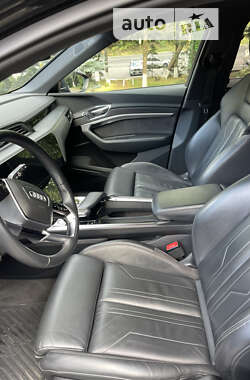 Позашляховик / Кросовер Audi e-tron 2019 в Тернополі