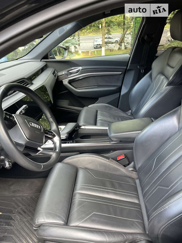 Внедорожник / Кроссовер Audi e-tron 2019 в Тернополе фото 49 Внедорожник / Кроссовер Audi e-tron 2019 в Тернополе