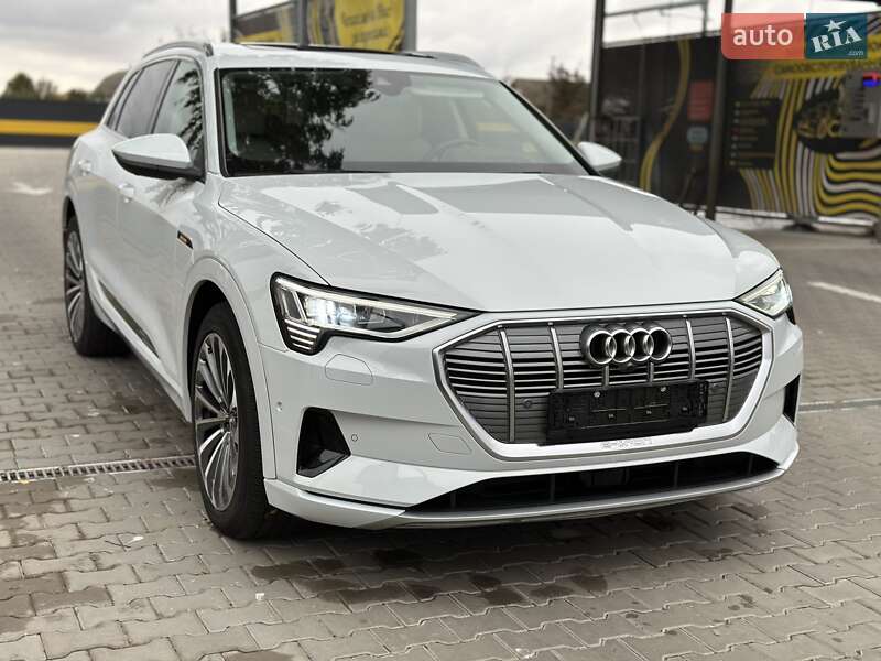 Внедорожник / Кроссовер Audi e-tron 2019 в 