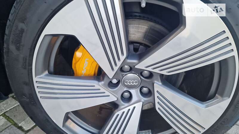 Внедорожник / Кроссовер Audi e-tron 2019 в Черновцах
