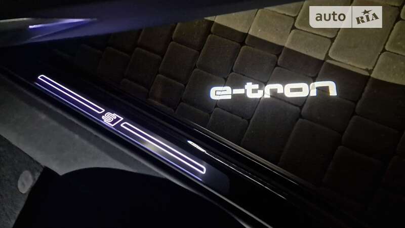 Внедорожник / Кроссовер Audi e-tron 2019 в Черновцах