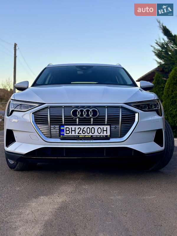 Внедорожник / Кроссовер Audi e-tron 2020 в Одессе