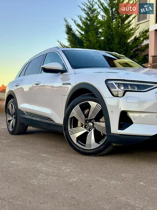 Audi e-tron 2020 VIN WAUZZZGE7LB026460 фото оголошення 4 з 56