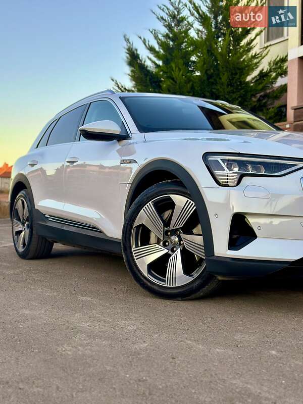 Внедорожник / Кроссовер Audi e-tron 2020 в Одессе