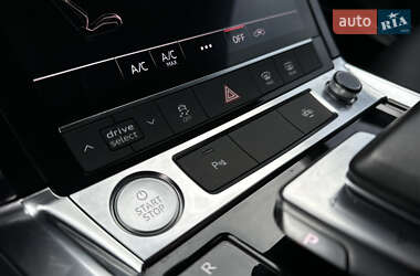 Внедорожник / Кроссовер Audi e-tron 2019 в 