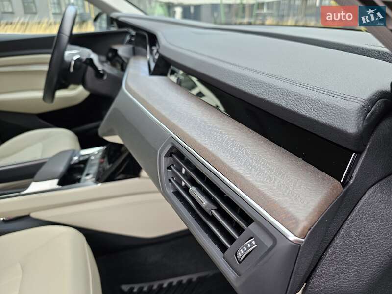 Внедорожник / Кроссовер Audi e-tron 2021 в Львове