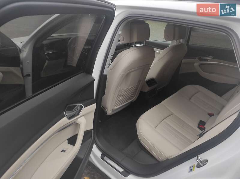 Внедорожник / Кроссовер Audi e-tron 2022 в Каменском фото 15 Внедорожник / Кроссовер Audi e-tron 2022 в Каменском