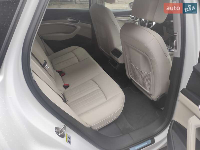 Внедорожник / Кроссовер Audi e-tron 2022 в Каменском фото 18 Внедорожник / Кроссовер Audi e-tron 2022 в Каменском