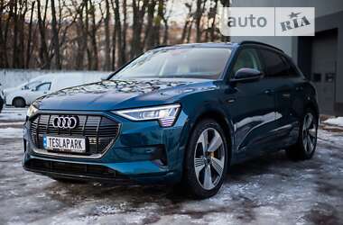 Позашляховик / Кросовер Audi e-tron 2019 в 