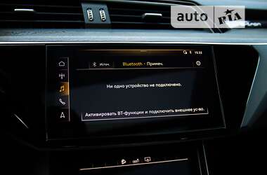 Позашляховик / Кросовер Audi e-tron 2019 в 