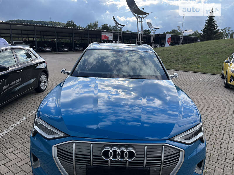 Внедорожник / Кроссовер Audi e-tron 2019 в Днепре фото 9 Внедорожник / Кроссовер Audi e-tron 2019 в Днепре