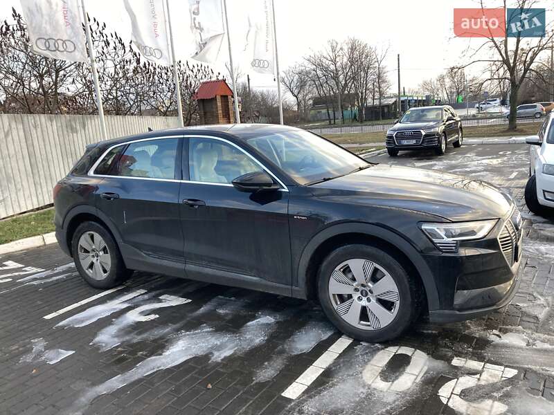 Позашляховик / Кросовер Audi e-tron 2021 в Харкові