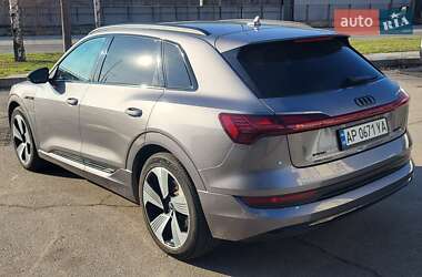 Внедорожник / Кроссовер Audi e-tron 2021 в 