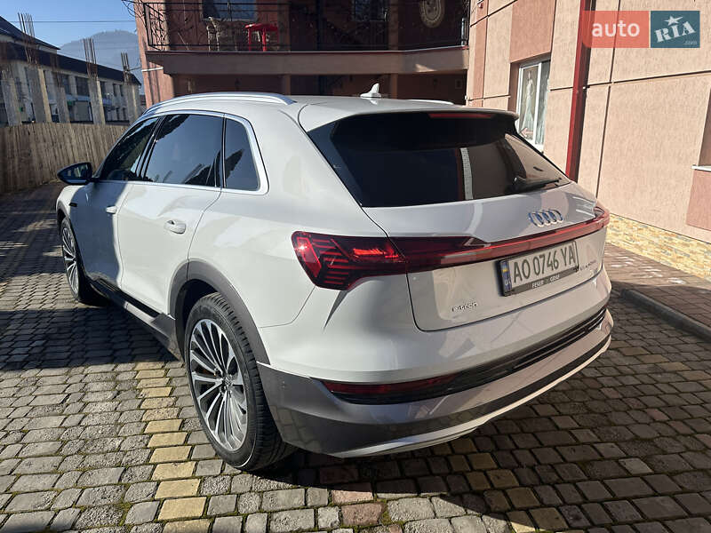 Внедорожник / Кроссовер Audi e-tron 2018 в 