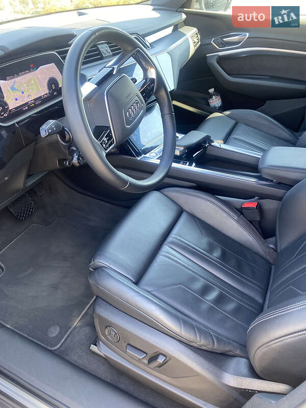 Внедорожник / Кроссовер Audi e-tron 2019 в Кривом Роге фото 2 Внедорожник / Кроссовер Audi e-tron 2019 в Кривом Роге