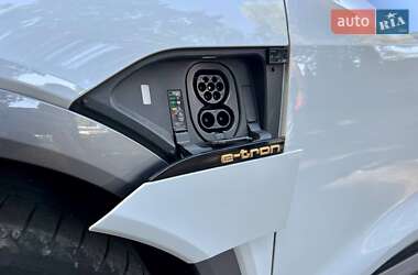 Внедорожник / Кроссовер Audi e-tron 2019 в 