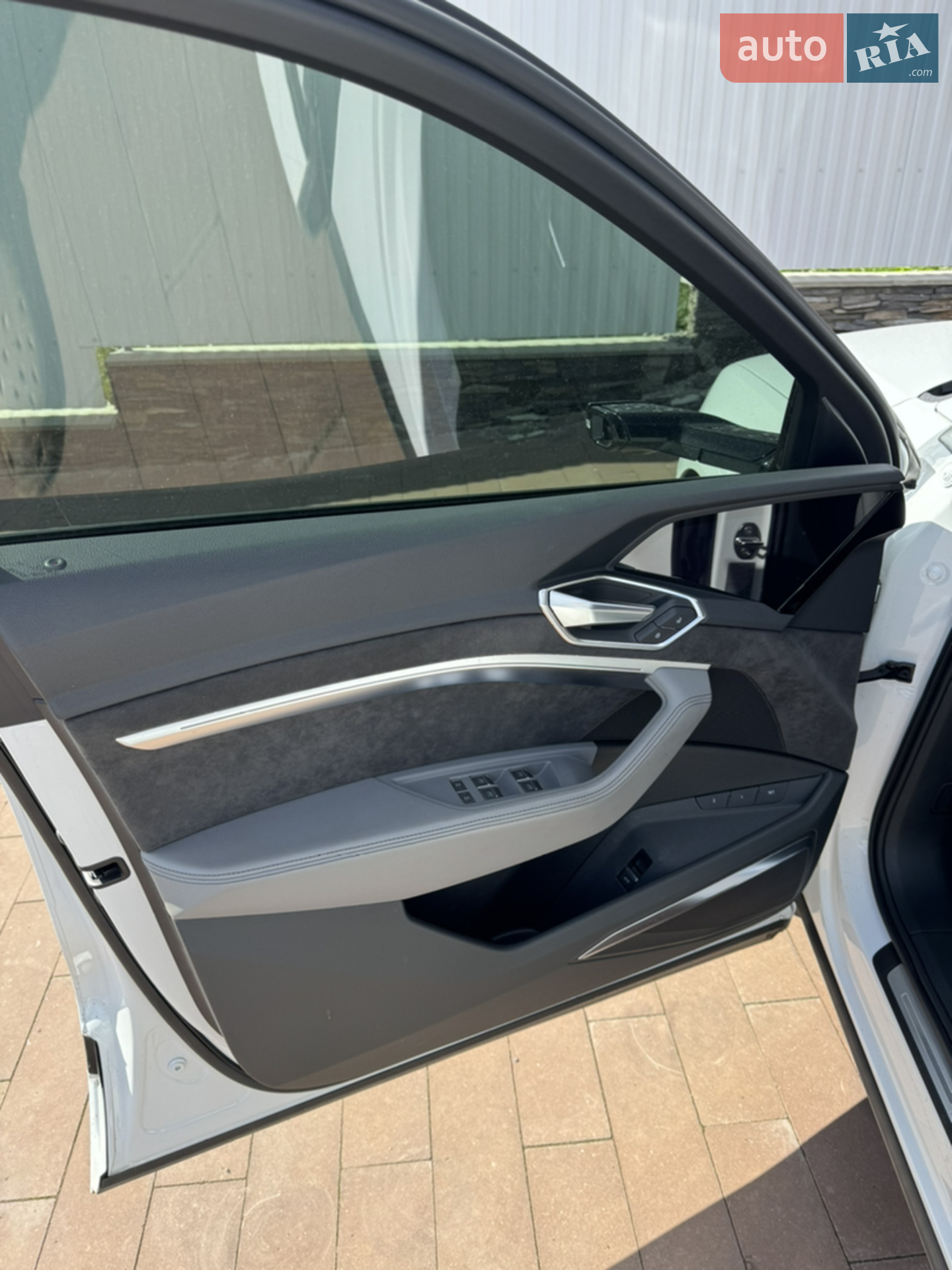 2020 Audi e-tron - мініатюра 26