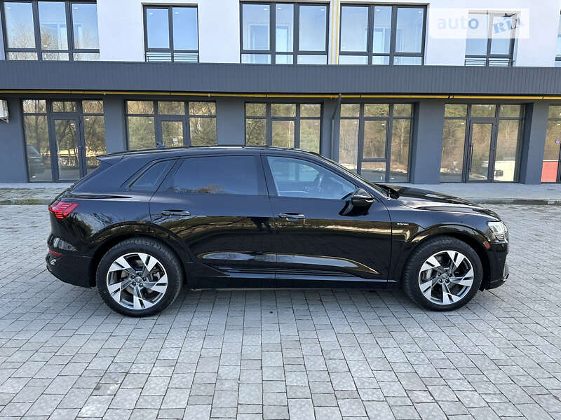 Внедорожник / Кроссовер Audi e-tron 2019 в Львове